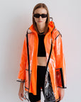Transparenter Mantel mit Orange