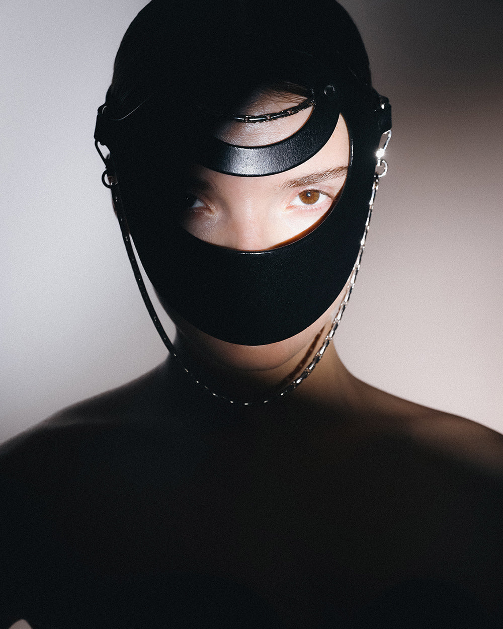 Masker “Dara”